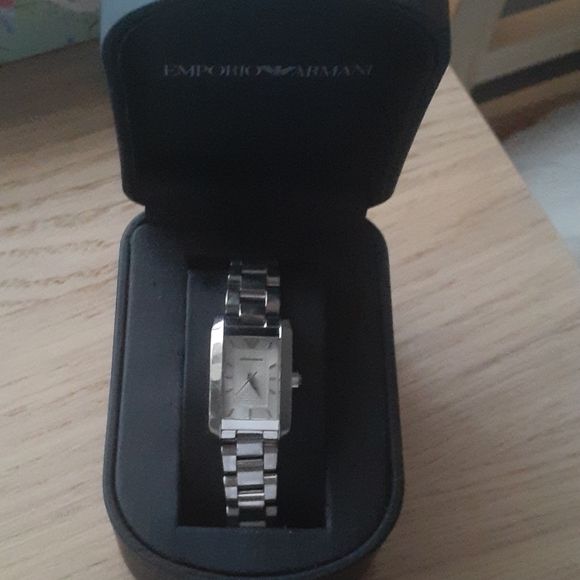 Watch - Picture 3 of 6